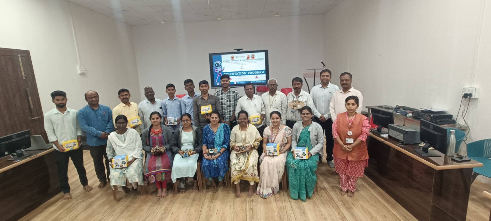 The Six Days Workshop on Robotics